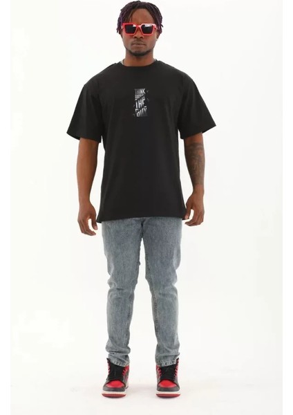 Unisex Oversize Baskılı Bisiklet Yaka T-Shirt - Siyah fırsatları