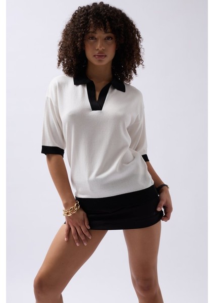 V Yaka Dokulu T-Shirt