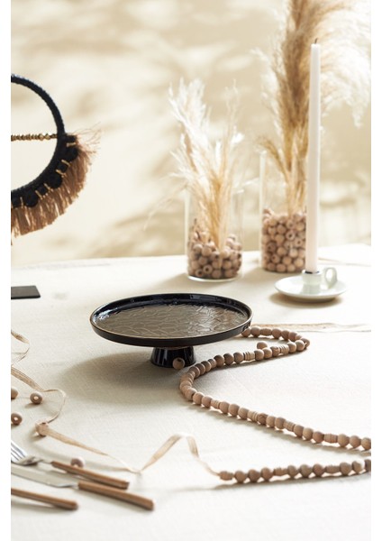 Şık 23 cm Siyah Ayaklı Servis Tabağı, Zarif ve Kullanışlı Tasarım