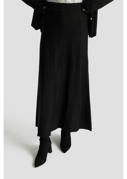 Trend Düğme Detaylı Triko Takım 25KTD6118 Siyah fiyatları