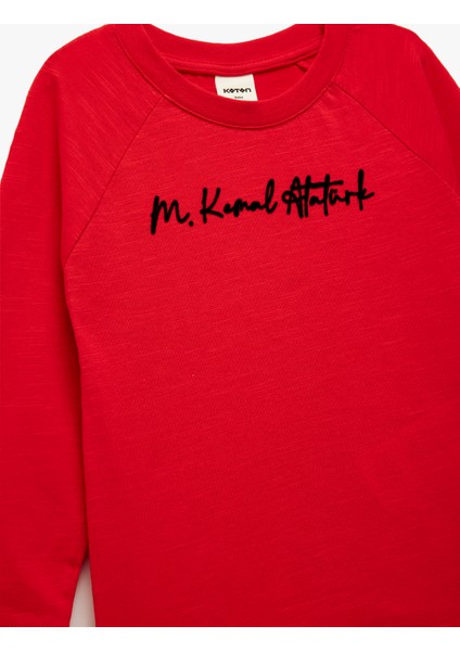 Uzun Kollu Bisiklet Yaka Atatürk Temalı Baskı Detaylı Pamuklu Tişört modelleri