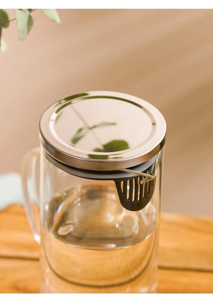 Beyaz Vakum Kapaklı Cam Sürahi 1250 Ml, Şık ve Kullanışlı Ev Aksesuarı fiyatları