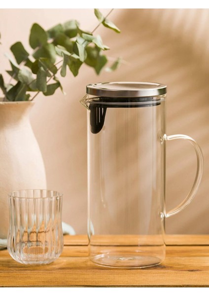 Beyaz Vakum Kapaklı Cam Sürahi 1250 Ml, Şık ve Kullanışlı Ev Aksesuarı