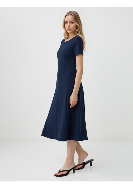 Lacivert Kayık Yaka Kısa Kollu Dokuma Midi Elbise fiyatları