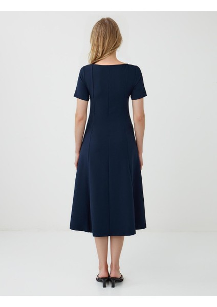 Lacivert Kayık Yaka Kısa Kollu Dokuma Midi Elbise indirimleri