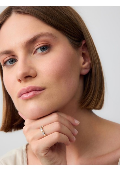 Karışık Zirkon Taş Detaylı Zarif Yüzük