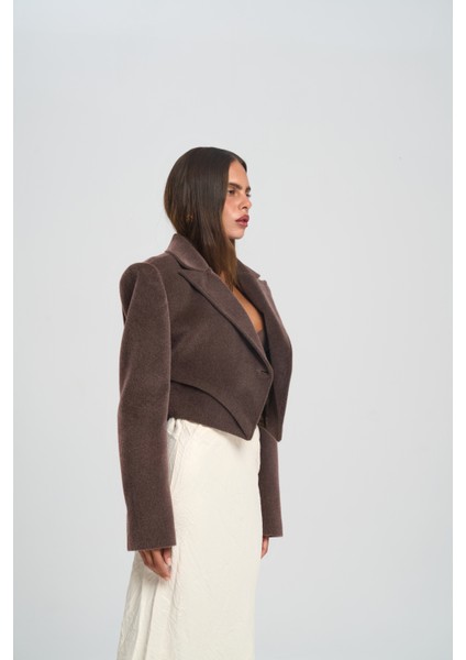 Teya Kahve Üçgen Detay Crop Ceket fırsatları