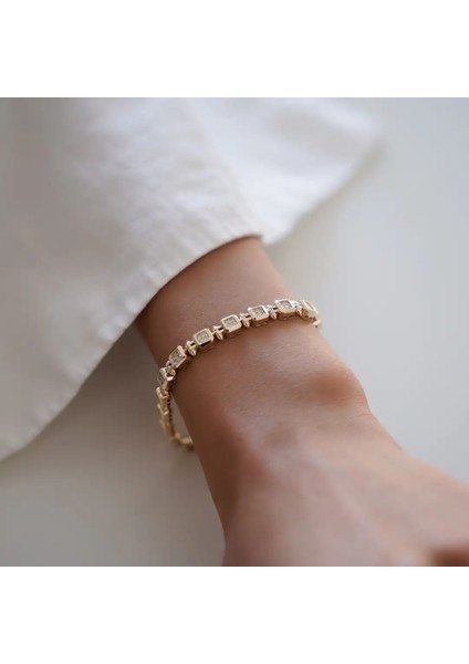 Pimli Kare Baget Altın Bileklik