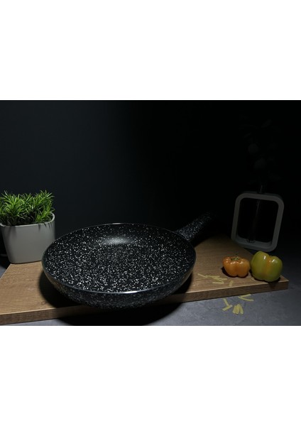 28CM Siyah Granit Yapışmaz Tava, Dayanıklı ve Şık Mutfak Gereci