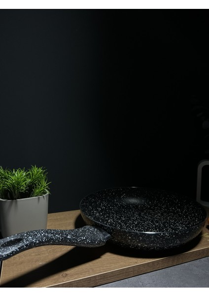 28CM Siyah Granit Yapışmaz Tava, Dayanıklı ve Şık Mutfak Gereci modelleri