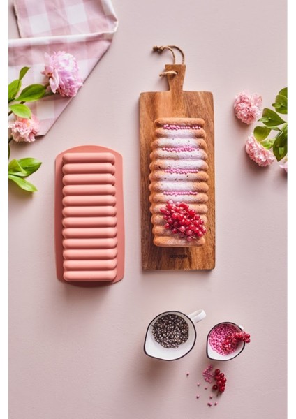 Pembe Baton Kek Kalıbı, Pratik ve Şık Mutfak Gereciği
