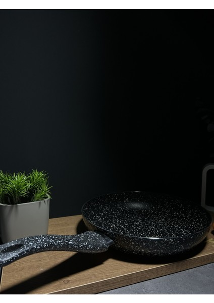 Sağlam ve Şık 28 cm Granit Yapışmaz Tava, Dayanıklı ve Kullanışlı Mutfak Gereci modelleri