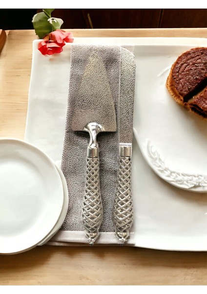 Modern 2'li Pasta Servisi Seti, Döküm Metal, Kutulu ve Şık Tasarım fırsatları