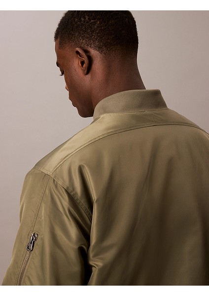 Calvın Kleın Erkek Marka Logolu Şık Görünüşlü Kış Kullanımına Uygun Yeşil Mont LV04RC526G Ldy modelleri