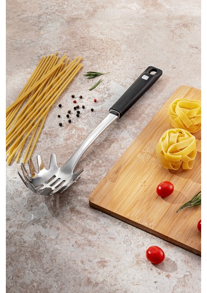 Şık Siyah Spagetti Kaşığı, Dayanıklı ve Kullanışlı Mutfak Gereci