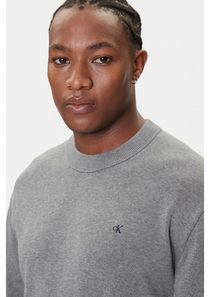 Calvın Kleın Erkek Marka Logo Nakışlı Yuvarlak Yaka Şık Görünüşlü Günlük Kullanıma Uygun Gri1 Kazak LV04RC309G P7E fiyatları