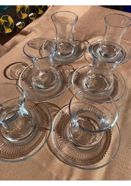 Çok Renkli 12'li Çay Seti, 6 Bardak ve Tabağıyle Şık ve Renkli Sunum