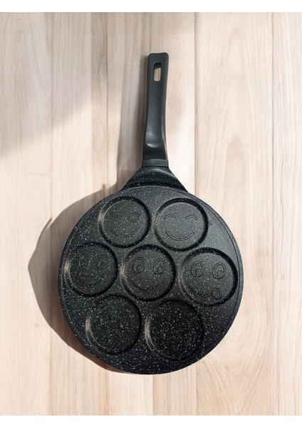 26 cm Gülen Yüz Döküm Pancake Tava, Şık ve Dayanıklı Mutfak Gereci fırsatları