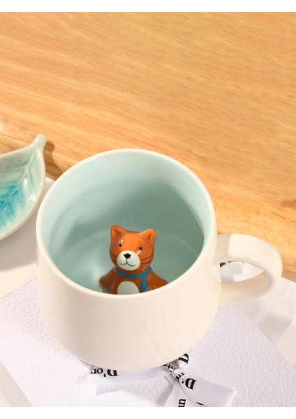 Sevimli Kedi Figürlü 3D Porselen Kupa, 350 Ml, Eğlenceli ve Şık Tasarım
