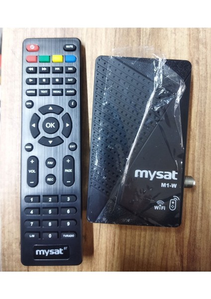 Siyah Wi-Fi Bluetooth Kumandalı Çanaksız Uydu Alıcısı modelleri