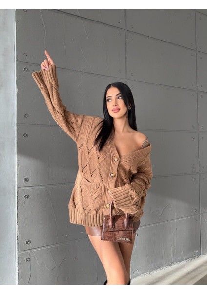 Inci Detaylı Delikli Salaş Triko Hırka fiyatları