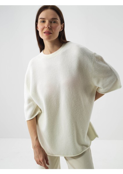 Kadın Ekru Yumuşak Dokulu Oversize Kazak fiyatları