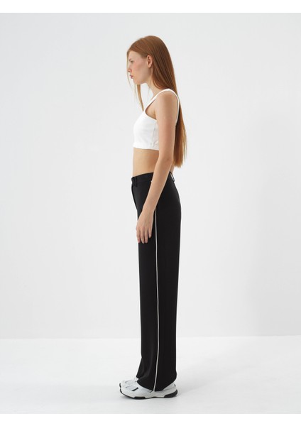 Kadın Ekru Pamuk Dokulu Regular Fit Crop modelleri