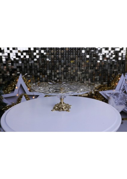 Yaldızlı Metal Ayaklı Pasta ve Kurabiye Sunumluk, Şık ve Kullanışlı Tasarım fiyatları