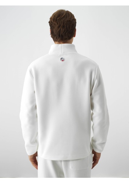 Erkek Ekru Pamuk Dokulu Regular Fit Sweatshirt fırsatları