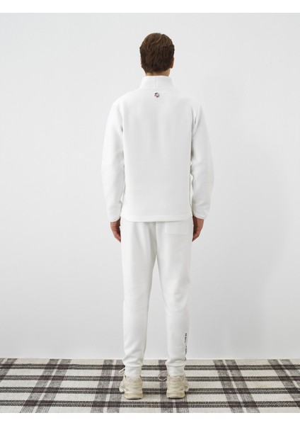 Erkek Ekru Pamuk Dokulu Regular Fit Sweatshirt indirimleri