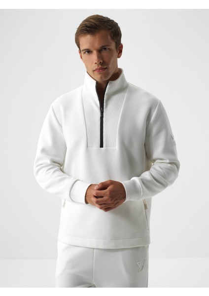 Erkek Ekru Pamuk Dokulu Regular Fit Sweatshirt fiyatları