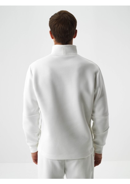 Erkek Ekru Pamuk Dokulu Regular Fit Sweatshirt fırsatları