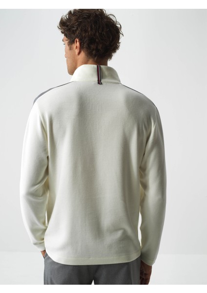 Erkek Ekru Yumuşak Polar Yüzeyli Slim Fit Sweatshirt fırsatları