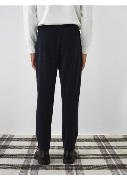Erkek Lacivert Lüks Dokulu Soft Kadife Slim Fit Sweat Pantolon indirimleri