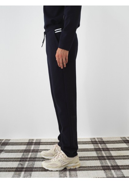 Erkek Lacivert Pamuk Dokulu Slim Fit Sweat Pantolon fırsatları