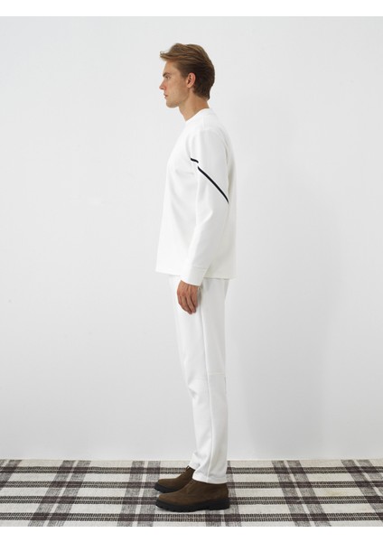 Erkek Ekru Esnek Dokulu Regular Fit Sweatshirt fiyatları