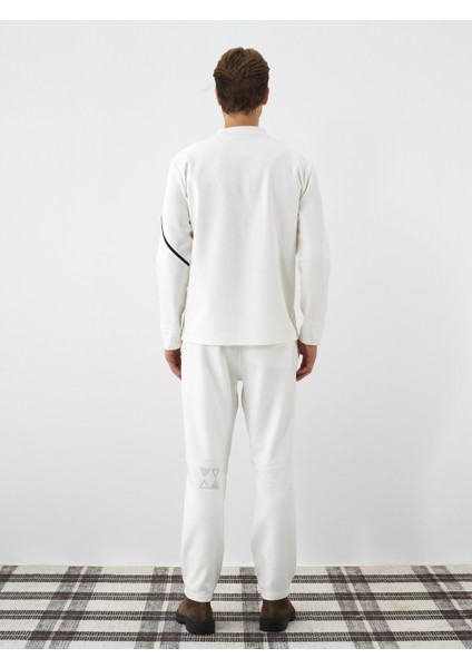 Erkek Ekru Esnek Dokulu Regular Fit Sweatshirt fırsatları