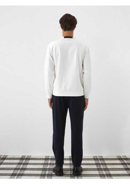 Erkek Ekru Esnek Dokulu Regular Fit Sweatshirt indirimleri