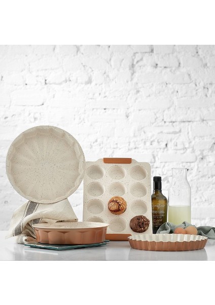 Turuncu Yuvarlak Kek Kalıbı, Dayanıklı ve Şık Mutfak Gereciği