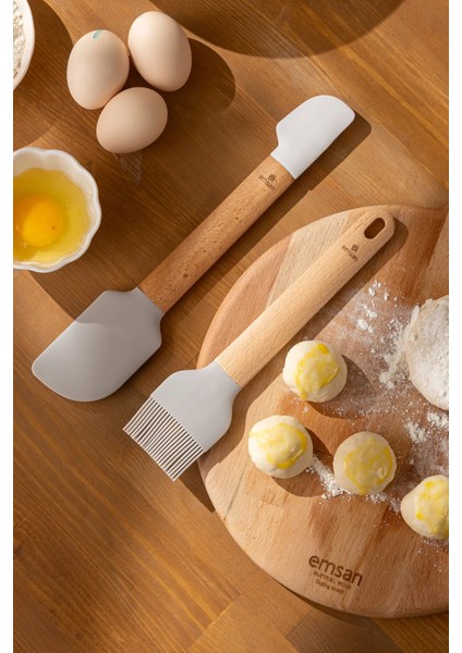 Gri Soft Silikon Fırça ve Spatula Seti, Mutfakta Pratik Kullanım Sağlar.