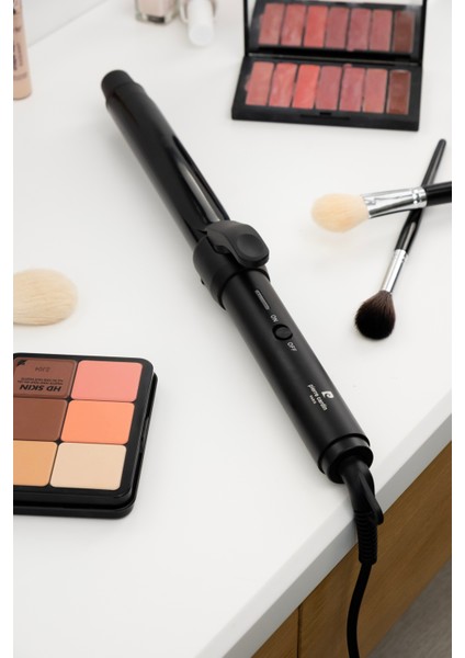 Şık Siyah Saç Maşası ile Hacimli ve Parlak Saçlar Elde Edin fırsatları