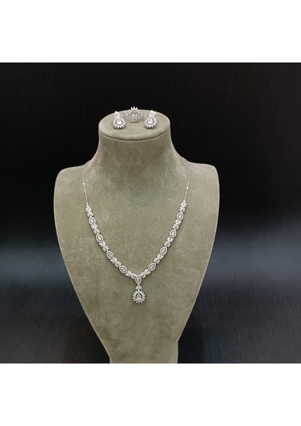 925 Ayar Gümüş Zirkon Taş Ağır Model Kadın Takı Seti-Damla Tasarım (Yüzük-Kolye-Bileklik-Küpe) fırsatları