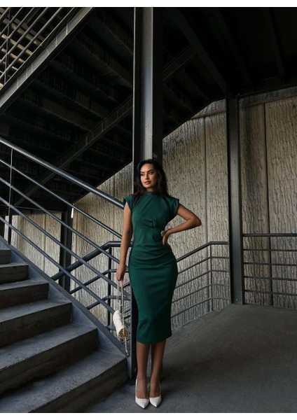 Broşlu Dik Yaka Midi Boy Abiye Elbise 582934 ZÜMRÜT fiyatları