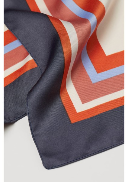 Desenli Saten Fular / Eşarp 80 × 80 cm