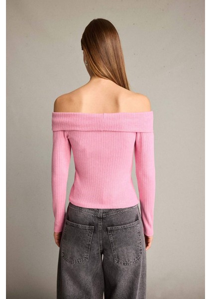 Kayık Yaka Uzun Kollu Tişört