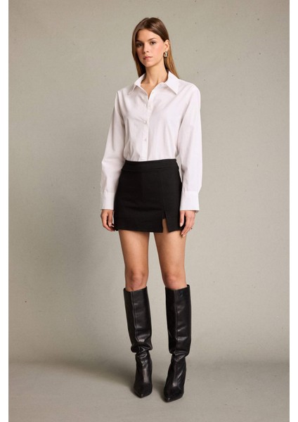 Slim Fit Dar Kesim Yırtmaçlı Şort Etek G5057AX25WN