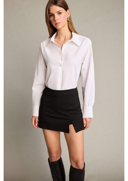 Slim Fit Dar Kesim Yırtmaçlı Şort Etek G5057AX25WN modelleri