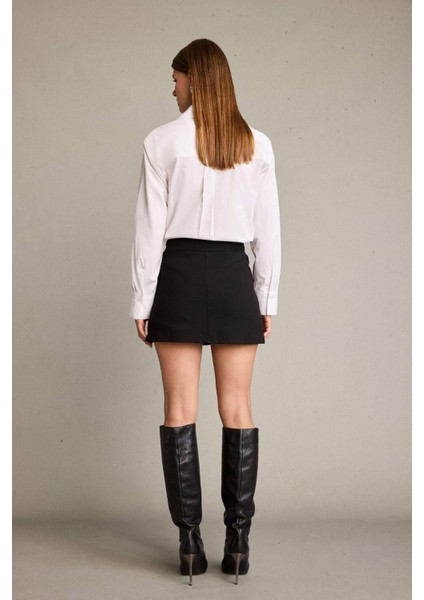 Slim Fit Dar Kesim Yırtmaçlı Şort Etek G5057AX25WN