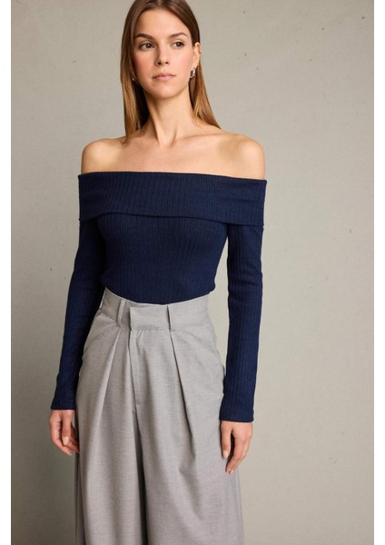 Kayık Yaka Uzun Kollu Tişört fırsatları