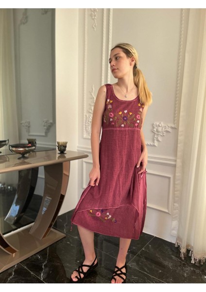 Kadın Organik Kolsuz Nakışlı Uzun Otantik Elbise